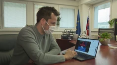 Jakub Goda už vyše štyri roky bojuje s hoaxami. S koronavírusovými má extra plné ruky