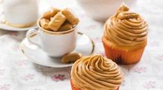 Karamelové cupcaky so slávnymi cukríkmi