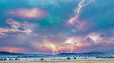 GALÉRIA: Úchvatné nebeské divadlo nad Dolným Srním. Známy fotograf zachytil búrku, ktorá vyčíňala aj na Pohode