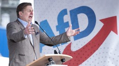 Líder kandidátky nemeckej AfD pre eurovoľby má problém. Jeho asistenta zadržali pre podozrenie zo špionáže pre Čínu