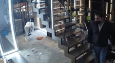 VIDEO: Polícia zverejnila zábery vlámania do bytu D. Cibulkovej. Spoznávate zlodejov?