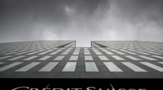 Akcie európskych bánk klesajú, môžu za to problémy v Credit Suisse