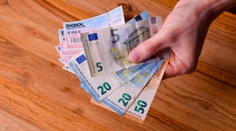 Poslanci zrovnoprávnili gastrolístok a vyplácanie peňazí na obedy