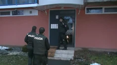 Susedia počuli hrozivé výkriky. Posun v prípade muža, ktorý mal na východe Slovenska vyvraždiť celú svoju rodinu