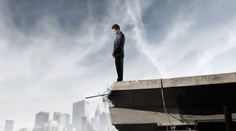 Britský diplomat vyskočil zo 7. poschodia hotela