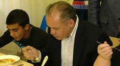 Prezident Kiska obedoval v polepšovni. Takéto jedlo mu naservírovali