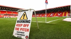 V Charltone riešia pikantný problém. Sexuálne orgie priamo na trávniku