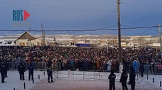 V ruskom regióne vypukli po odsúdení aktivistu niekoľkotisícové protesty. Polícia zakročila slzným plynom