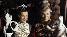 Neznámi páchatelia poškodili hrob filmovej Sissi