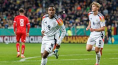 Chce mu nevlastný otec zničiť kariéru? Nemecký reprezentant údajne celé roky podvádzal