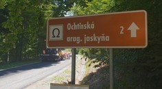 K Ochtinskej aragonitovej jaskyni už roky vedie rozbitá cesta: Teraz ju opravia, ale len polovicu