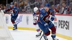 MacKinnon prepisoval historické tabuľky. Kanadská superhviezda preskočila legendárneho Slováka