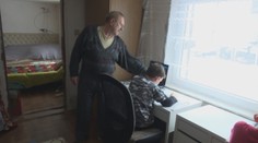 Má po sedemdesiatke, pri požiari takmer prišiel o dom, už desať rokov vychováva troch vnukov