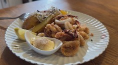 Teplé dni sú za nami, no pripomenúť si ich môžeme jedlom. Špecialista radí, ako si doma pripraviť plody mora