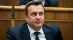 SNS o interrupciách: Ženám chce púšťať tlkot srdca plodu. Gynekológ hovorí o ohrození