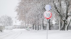 Slnečným lúčom je koniec. Na Slovensko sa vracia zima aj sneženie