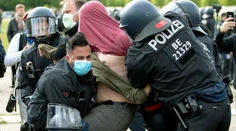 Tisíce Nemcov protestovali proti reštrikciám počas epidémie koronavírusu