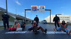 Chaos v leteckej doprave v Nemecku. Spôsobili ho aktivisti, ktorí zablokovali cesty k trom letiskám
