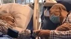 Spolu až do konca. Dojímavé zábery páru dôchodcov umierajúcich na koronavírus