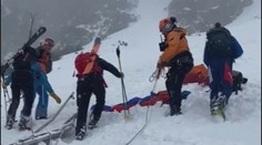 Trojicu skialpinistov zmietla masa snehu v oblasti Predného Soliska