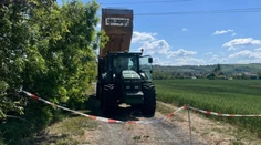 Desivá tragédia na poli pri Hlohovci: Traktorista zdvihol príves, o chvíľu prišla smrť