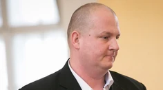 Polícia dnes vrátila poslancovi Krupovi zadržané zbrane