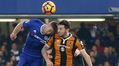 Zlomená lebka v Premier League. Video len pre silné povahy
