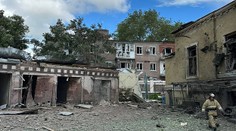 VIDEO: Obytnú budovu v ruskom meste Taganrog zasiahli trosky zostrelenej rakety, hlásia najmenej 15 zranených