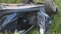 Tragická nehoda pri Veľkom Krtíši. Erik (†25) skončil s autom na streche