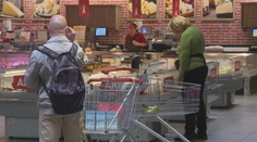 Slovenská ekonomika sa zhoršuje. Naši susedia si aj po zdražovaní stále doprajú väčšie nákupy