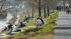 Na Slovensku padlo prvých "letných" 20 stupňov. Zajtra bude ešte teplejšie