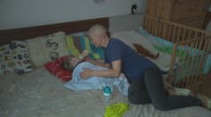 Rodina malého Arnolda, ktorý takmer zomrel pri dopravnej nehode, prosí ľudí o pomoc