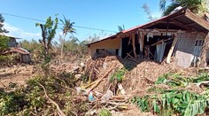 Tajfún Phanfone má už 50 obetí