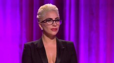 Lady Gaga zaskočila vizážou. S tmavými vlasmi výrazne zostarla