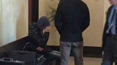 Útok nožom na 14-ročného chlapca z Dubnice: Rozhodli o väzbe rovesníka, ktorý bodal