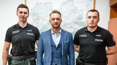Minister vnútra sa stretol z policajtmi z víkendového zásahu v Žiline. Vyzdvihol ich čestnosť a poctivosť