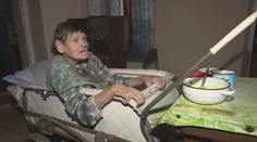 Agneška, ktorá žije v detskom kočíku, prežije vďaka vám krásne Vianoce