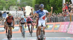 Víťazstvo v predposlednej etape Gira uchmatol Pinot