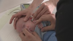 Porucha sluchu u detí sa môže vyvinúť aj neskôr po narodení. Čo si treba všímať?