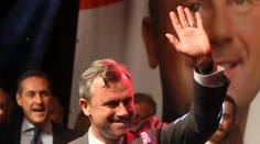 Demonštrácia proti kandidátovi FPÖ prilákala málo ľudí