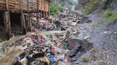 Po záplavách na Spiši sú potoky a rieky plné odpadu