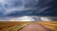 Čaká nás hotová „apokalypsa“: Počasie bude najhoršie, prinesie dážď, búrky a hrozí aj lokálna povodeň