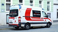 Artistka spadla počas vystúpenia zo 6-metrovej výšky, je v umelom spánku