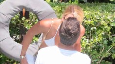 Títo dvaja to naozaj myslia vážne? Najväčší sukničkár a mladučká dcéra speváckej legendy