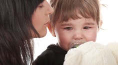 Matka odišla na večierok, malú dcéru (†3) nechala doma týždeň bez vody a jedla