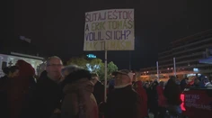 Opozícia na námestiach. Strany si pripomenuli revolúciu, niekde i protestovali proti vláde