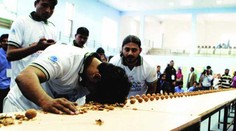 Neuveriteľné, čo dokázal tento muž za minútu. Rozbolí vás z toho hlava