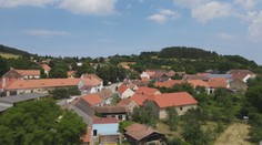 Aj po 40 rokoch sa teší obrovskému záujmu. Navštívili sme dedinku zo slávnej trilógie