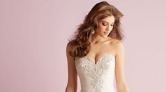 Chystáte svadbu? Najtrendy farba svadobných šiat na tento rok