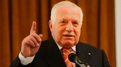 Klaus sa vracia do politiky